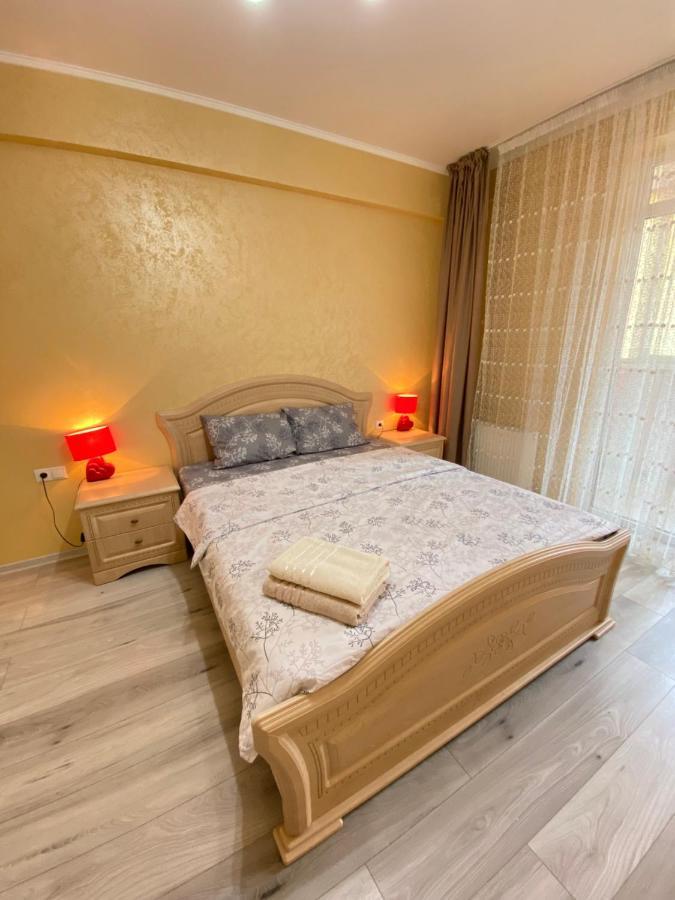 Two Bedroom Large Apartment In Kišiněv Exteriér fotografie