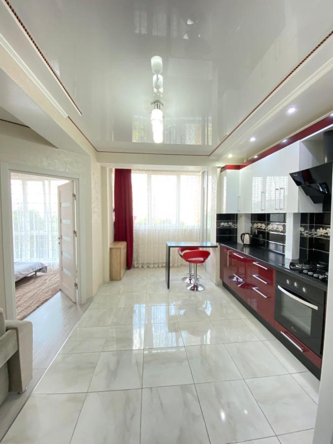 Two Bedroom Large Apartment In Kišiněv Exteriér fotografie